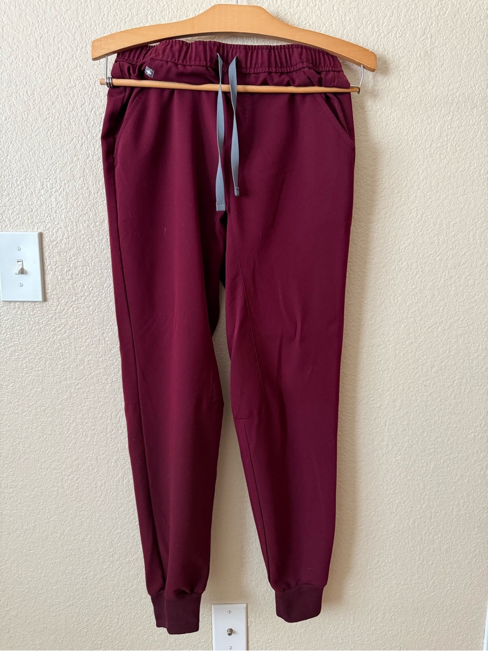 Figs Men's Burgundy Joggers with Gray Drawstring